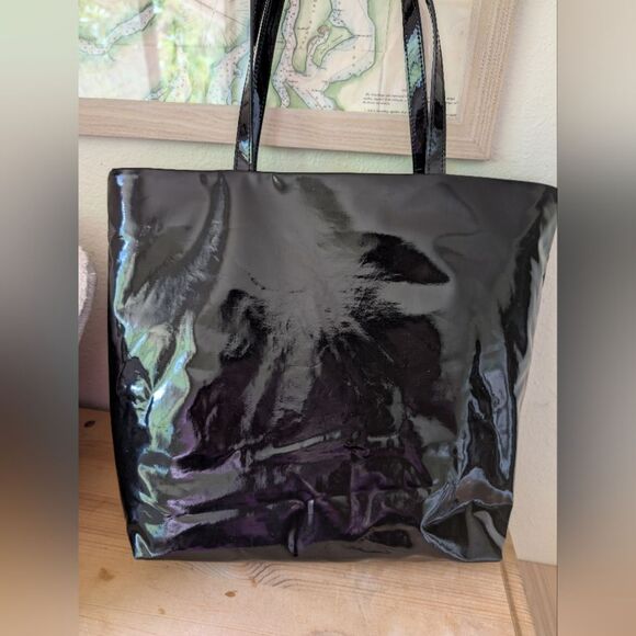 Kate Spade Tote - Boys Make Passes At Girls In Glasses - Picture 3 of 6